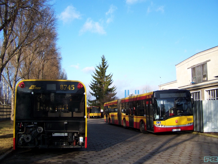 8745, 8180
Naprawy w toku, czy to po nowemu, czy też po staremu.
Słowa kluczowe: MZA R11 SU15 8745 R7 SU18 8180 2011