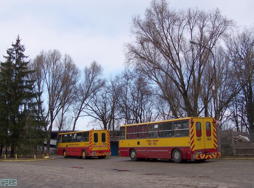 9611, 9646
Kolejka do tankowania na CWSie. Wkrótce rozpocznie się przebudowa stacji paliw. Będzie bezpieczniej i łatwiej.
Ktoś niedawno pytał, gdzie są kołpaki z małych MANów.
Ale ładnie im, więc niech i tak może będzie...
Słowa kluczowe: MZA ORT Ikarus280/A 9611 9646 2012