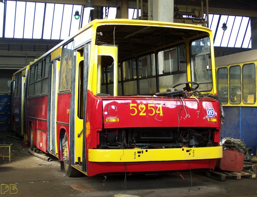 5254
W czwartek dostanie pozostałe, zgodne z historią, numery taborowe
Słowa kluczowe: Ik280 5254 ORT