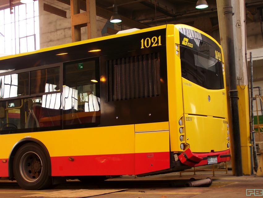 1021
Po obcierce będzie nowy zderzak.
Słowa kluczowe: MZA R7 SolbusSolcitySM12 1021 2012