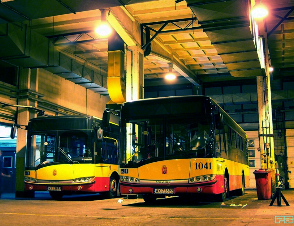 1041, 1042
Dostają numery taborowe. Trzy lata temu.
Słowa kluczowe: SU10 1041 1042 ZajezdniaKleszczowa 2012
