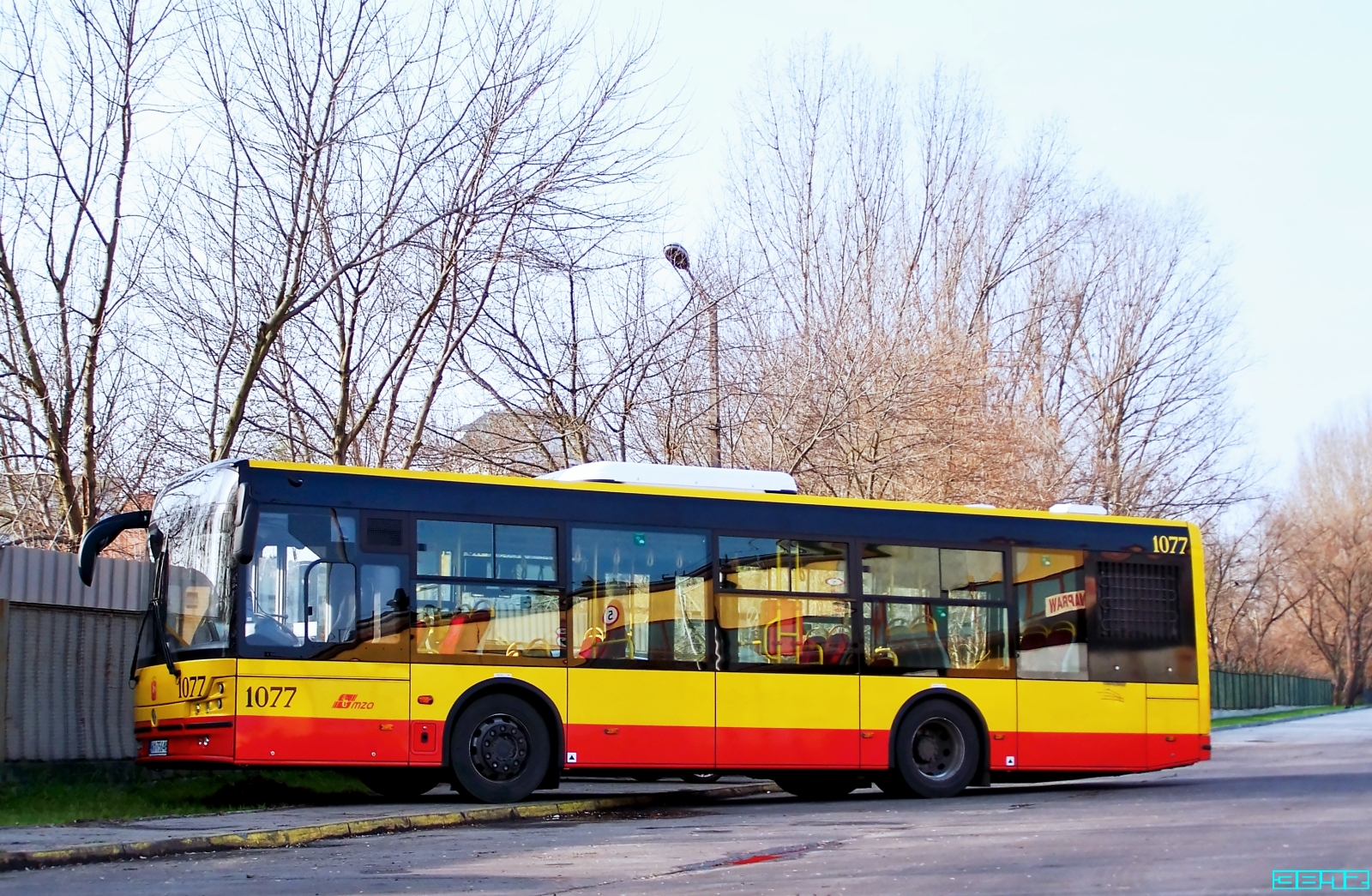 1077
Na wypożyczeniu z R7.
Słowa kluczowe: SM12 1077 ZajezdniaStalowa 2013