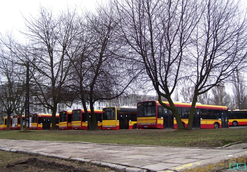 1115, 1051
Aleja Solarisów.
Słowa kluczowe: SU12 1115 SU10 1051 ZajezdniaKleszczowa 2015