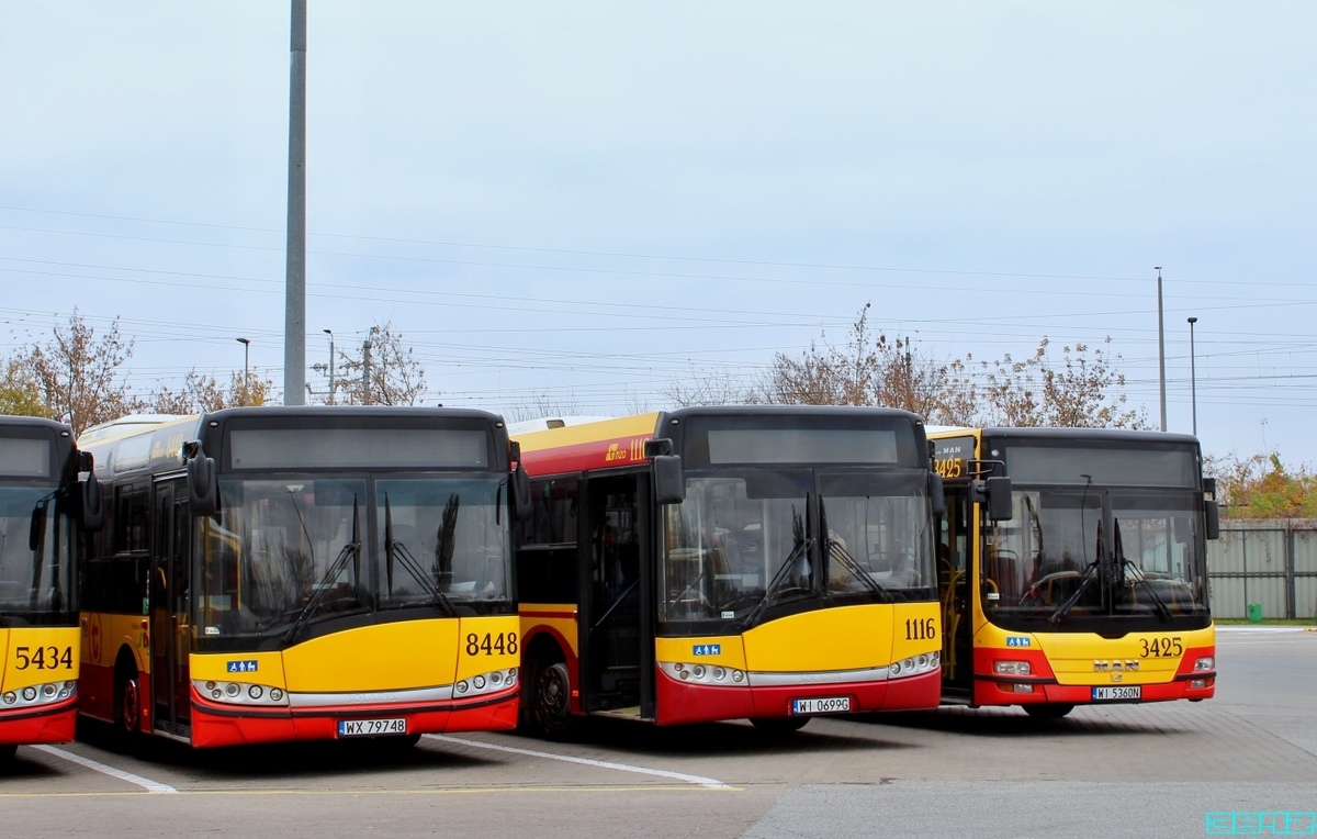 1116, 8448, 3425
A w niedzielę wieczorem będzie na galerii niespodzianka związana z pewnym MAN-em...
Słowa kluczowe: SU12 1116 SU18 8448 LionsCityG 3425 ZajezdniaStalowa 2021