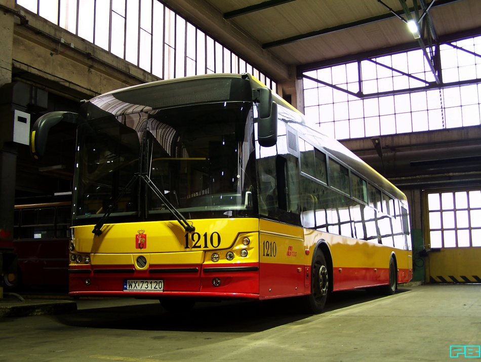 1210
Solbus świeżo po naprawie.
Słowa kluczowe: SM12 1210 ZajezdniaWoronicza 2014
