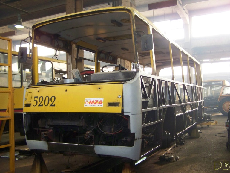 5202
Bizon od nowa
Słowa kluczowe: Ik280 5202 ORT R10 2010