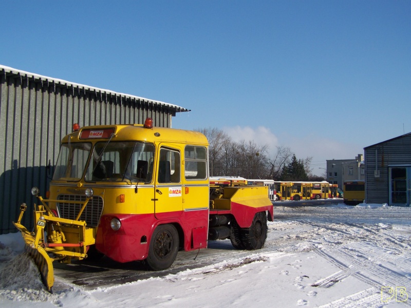 2010-02-04
Zima na ORT dopadła nawet pług. Akumulatory ładują się
Słowa kluczowe: Ikarus 620 ORT