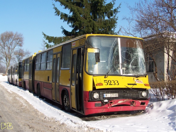 5233
Zimą bywa gorąco... Czeka na naprawę po kolizji
Słowa kluczowe: Ik280 5233 ORT R13