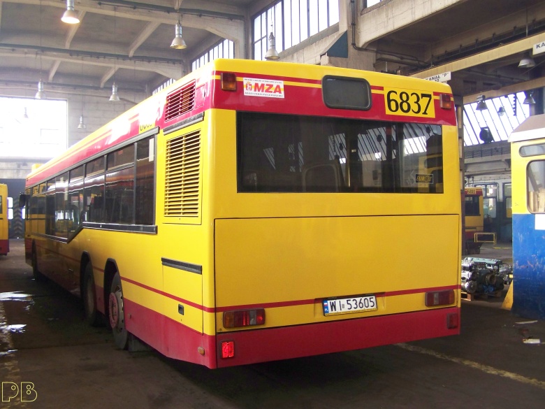 6837
Tak to wygląda po Łańcucie. Wymiana przedniej szyby
Słowa kluczowe: Neoplan N4020td R11