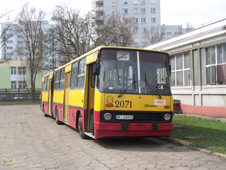 2071
Aż cud, że to się uchowało... Po co przyjechał na ORT, jeszcze nie wiemy. Napewno nie na odbudowę. Może będzie dawcą?
Słowa kluczowe: Ik280 R7 2071 ORT