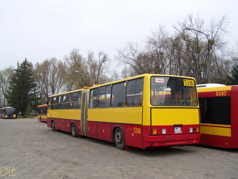 5316
Z nowym tyłkiem
Słowa kluczowe: Ik280 5316 ORT R11