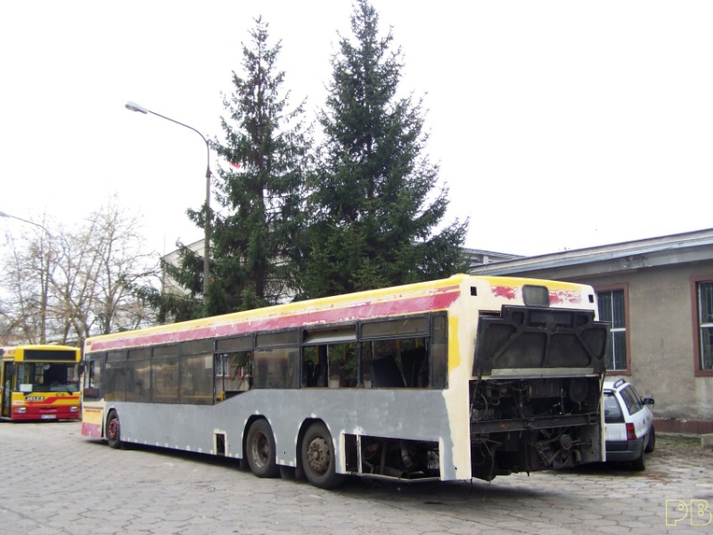6717
Pierwsza taka odbudowa neoplana
Słowa kluczowe: Neoplan 4020 R11