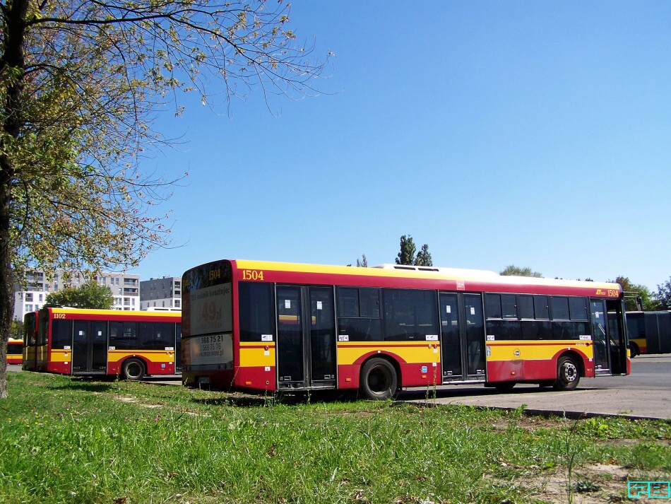 1504, 1102
Jeszcze leniuchują przed wyjazdem na trasy.
Słowa kluczowe: SU12 1504 1102 ZajezdniaKleszczowa 2014