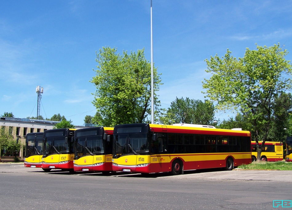 1511, 1113, 1517
W zatoce solówek pod masztem.
Słowa kluczowe: SU12 1511 1113 1517 ZajezdniaKleszczowa 2014