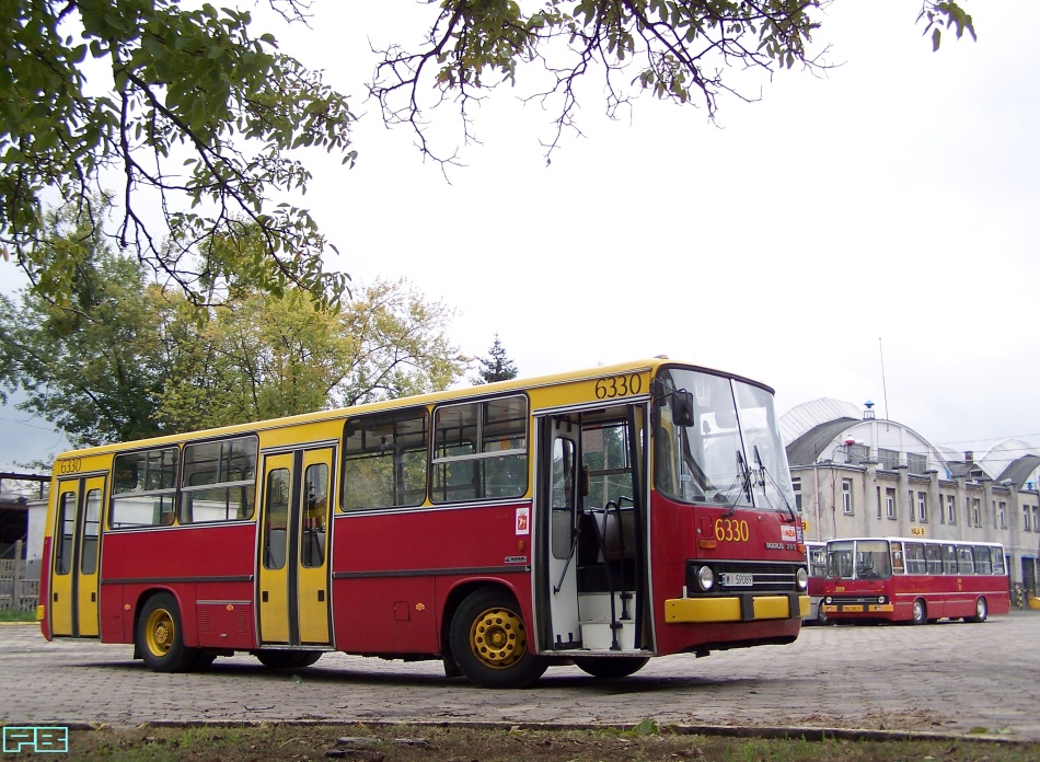 6330
W doborowym towarzystwie.  
6330 wraz z 5254 jako zabytki pozostaną własnością MZA.
Słowa kluczowe: IK260 6330 ORT 2013