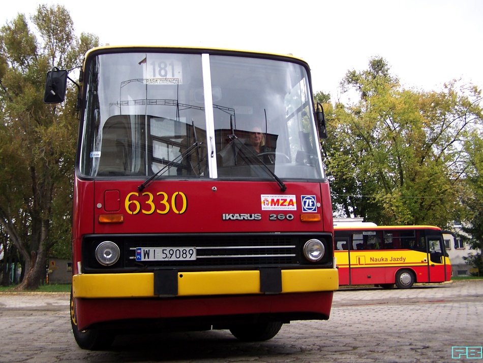 6330
Fantastyczna filigranowa Ania przywiozła ze Stalowej autobus na Włościańską. Nie jeden facet mógłby Jej pozazdrościć sztuki sprawnego prowadzenia Ikarusa. 
Uznajemy to jako nagrodę!
Słowa kluczowe: IK260 6330 ORT 2013