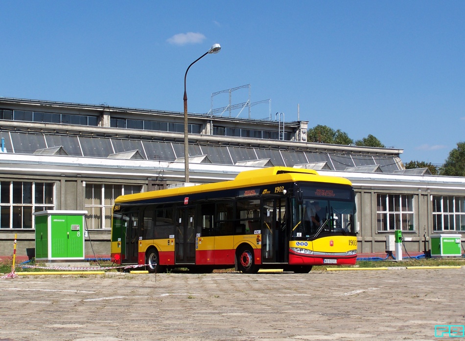 1903
Przyjechał zatankować. 
Wjeżdżając po trylince na teren CWS-u strasznie trzeszczał...

Słowa kluczowe: SU12Electric 1903 222 ORT 2015