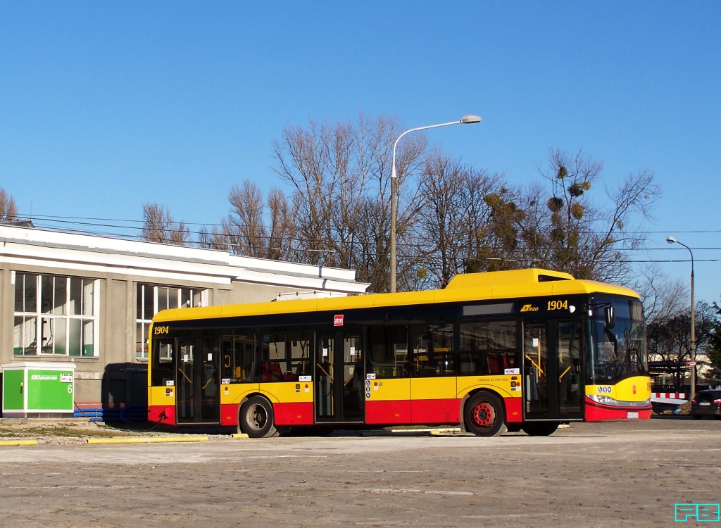 1904
Tankuje na Sylwestra.
Słowa kluczowe: SU12E 1904 222 ORT 2015