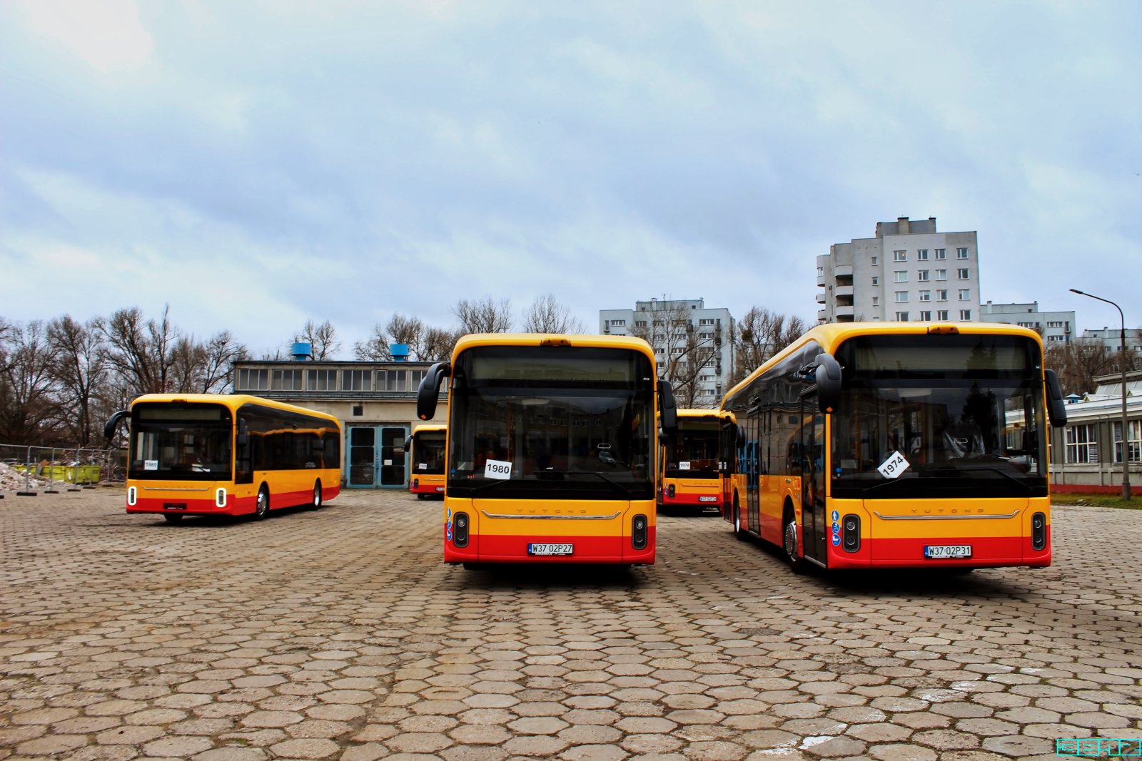 1974, 1980, 1985, 1978, 1979
Słowa kluczowe: YutongU12E 1974 1980 1985 1978 1979 ORT 2024