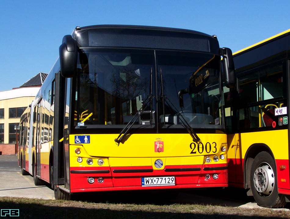2003
Lusterka są imponujące. Lusterka.
Słowa kluczowe: SM18 2003 ZajezdniaKleszczowa 2014