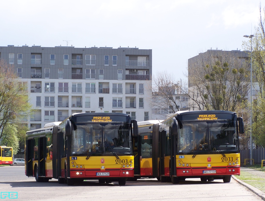 2003, 2033
Solbusy podczas silnikowej akcji serwisowej na Kleszczowej.
Słowa kluczowe: SM18 2003 2033 ZajezdniaKleszczowa 2016