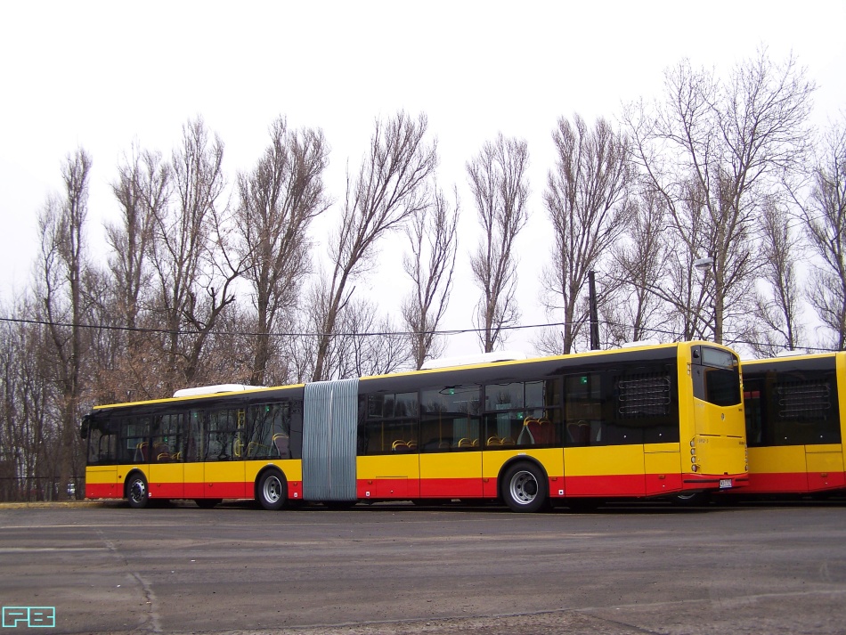 2006
Segmentowana ściana boczna jak w Mercedesie.
Słowa kluczowe: SM18 2006 ZajezdniaKleszczowa 2014