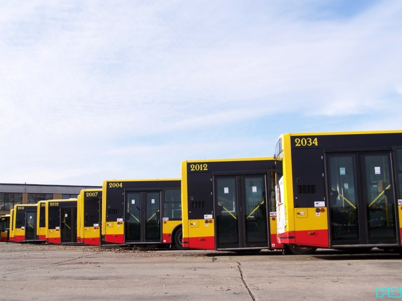 2034, 2012, 2004, 2007, 2032
Jest duży kłopot z tymi wozami.
Słowa kluczowe: SM18 2034 2012 2004 2007 2032 ZajezdniaKleszczowa 2016