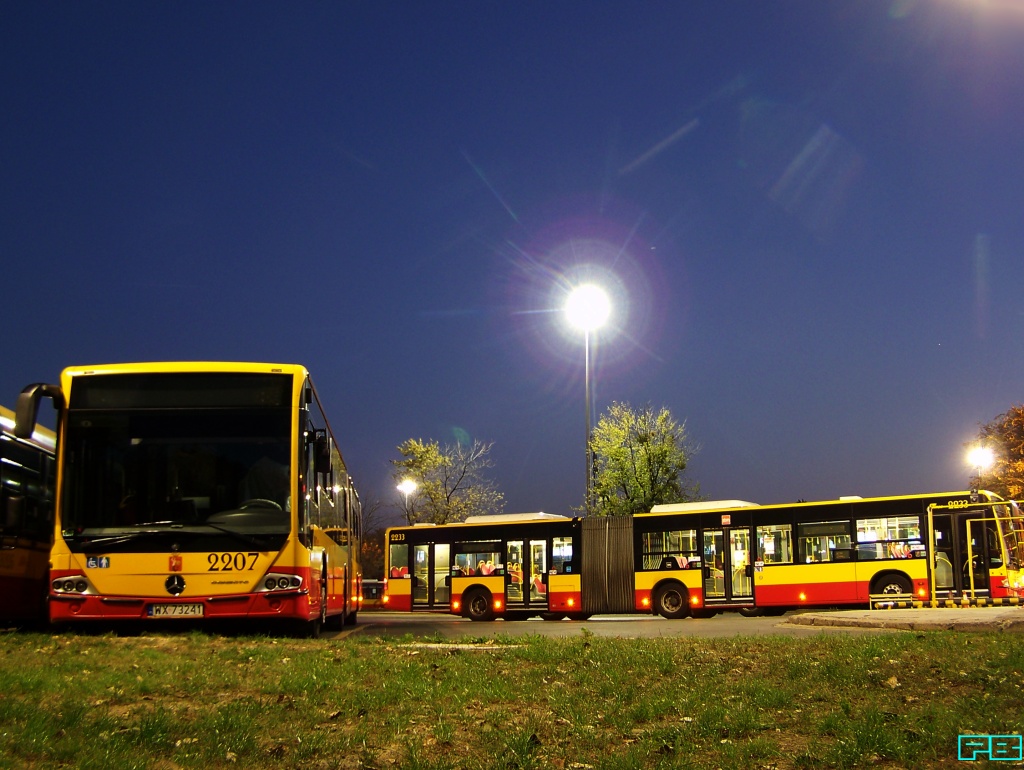 2207, 2233
Kleszczowe Mercedesy.
Słowa kluczowe: ConectoG 2207 2233 ZajezdniaKleszczowa 2016