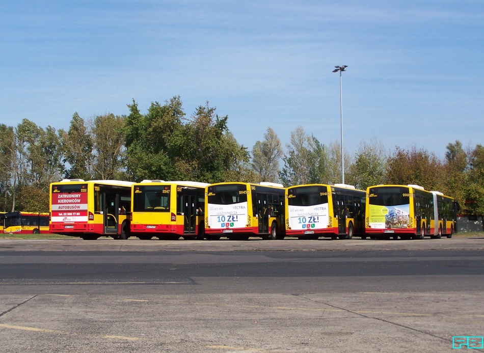 2211, 2245, 2045, 2041, 2011
Mercedesy i Solbusy.
Słowa kluczowe: ConectoG 2211 2245 SM18 2045 2041 2011 ZajezdniaKleszczowa 2015