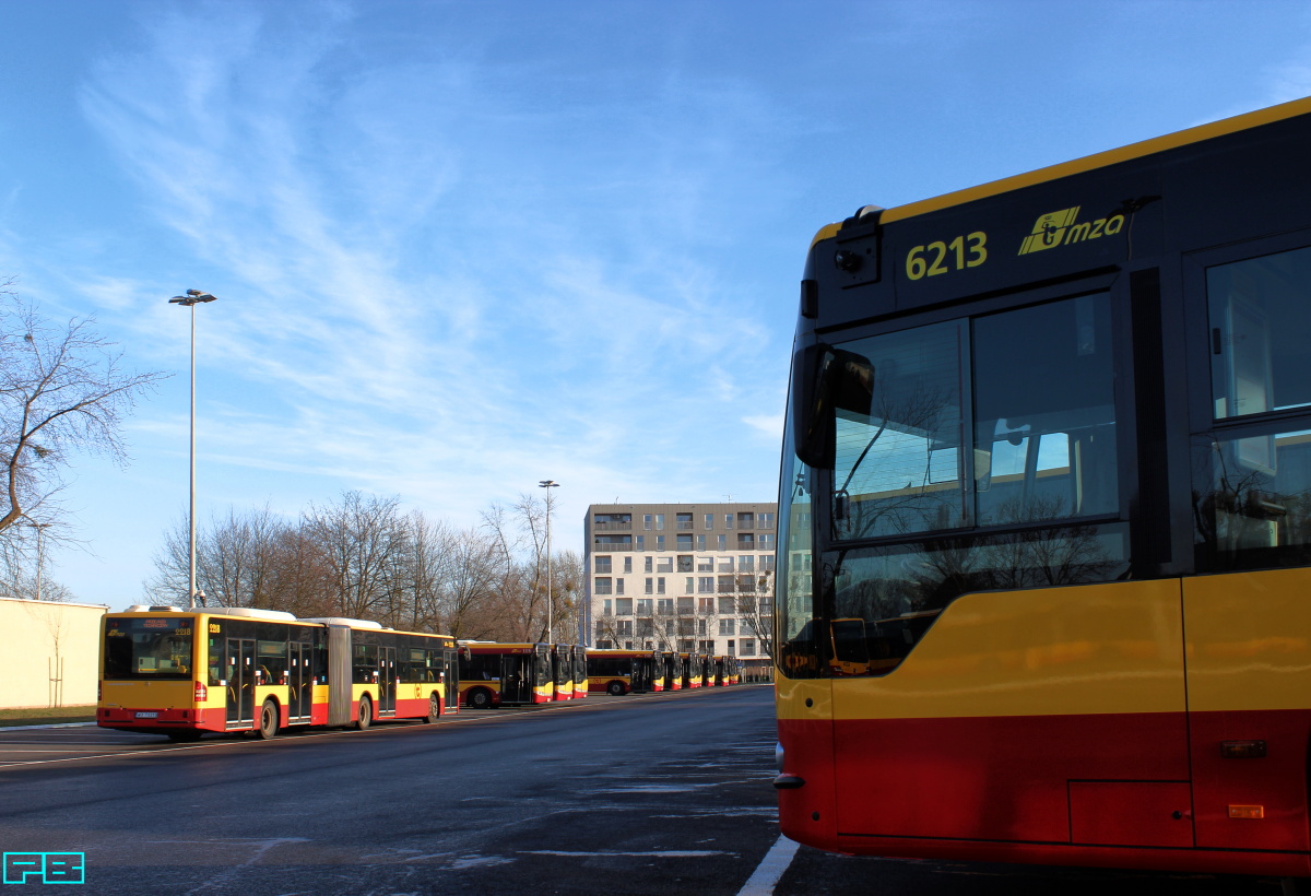 2218, 6213
Słowa kluczowe: MercedesConectoG 2218 6213 ZajezdniaKleszczowa 2022