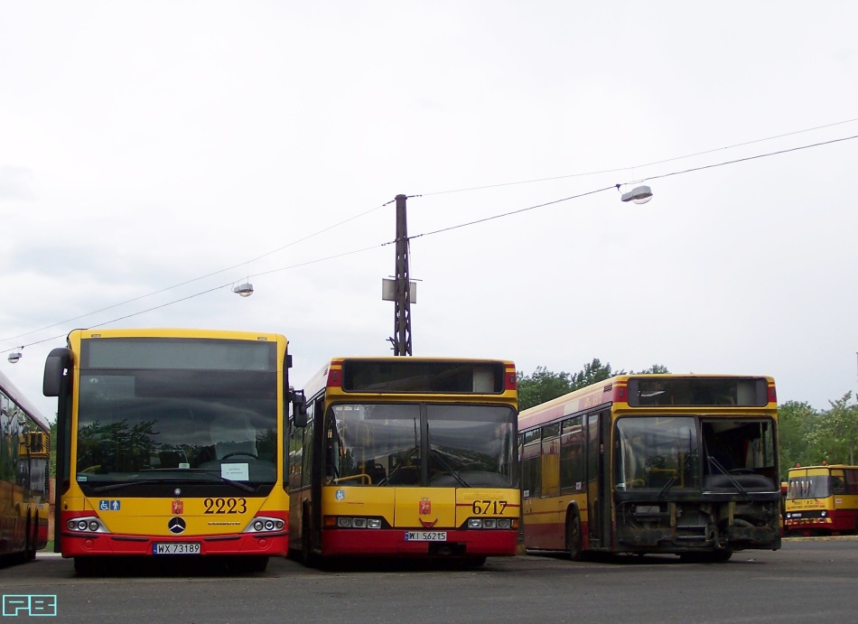 2223
Zdefektowany Mercedes obok wraków oczekuje na naprawę serwisową.
Słowa kluczowe: ConectoG 2223 ZajezdniaKleszczowa 2013