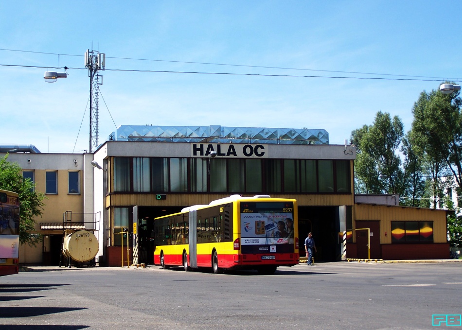 2257
Mercedes wjeżdża do Hali Obsługi Codziennej.
Słowa kluczowe: ConectoG 2257 ZajezdniaKleszczowa 2014