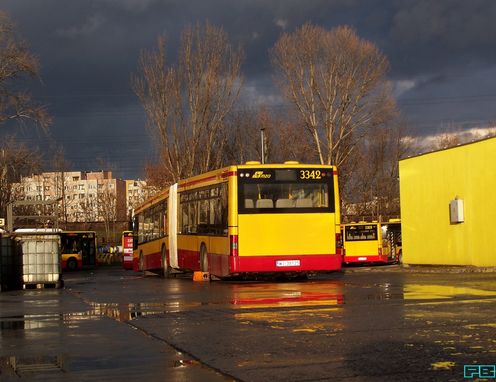 3342
Jeszcze ponoć pojedzie.
Słowa kluczowe: NG313 3342 ZajezdniaStalowa 2015