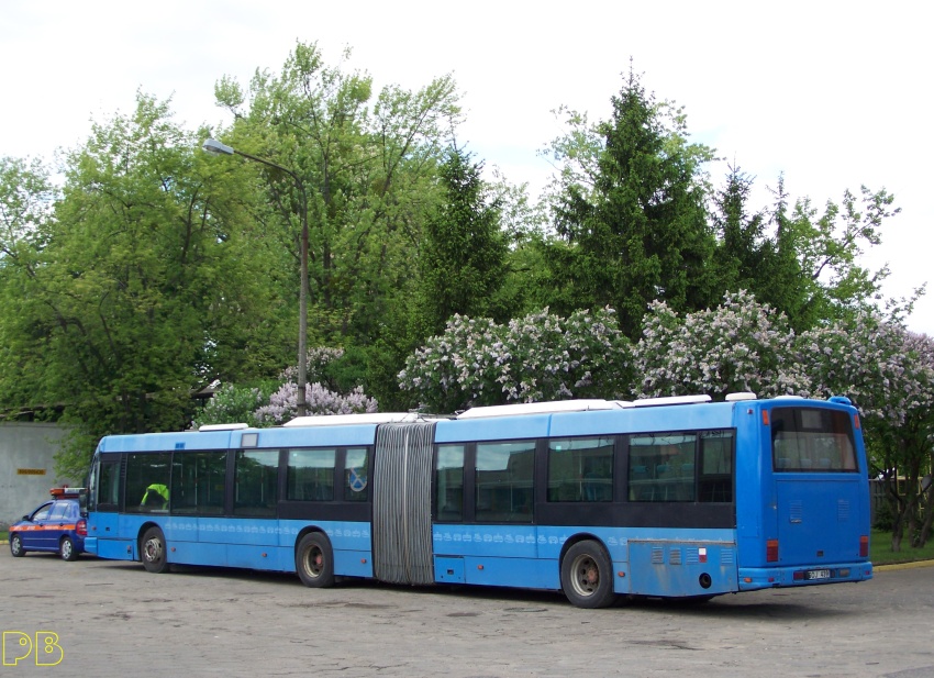 335
Leciwy, może niezbyt urodziwy, jednak nieporównywalny do odkurzaczy
Słowa kluczowe: Den Oudsten Bussen Vasttrafik Goeteborg