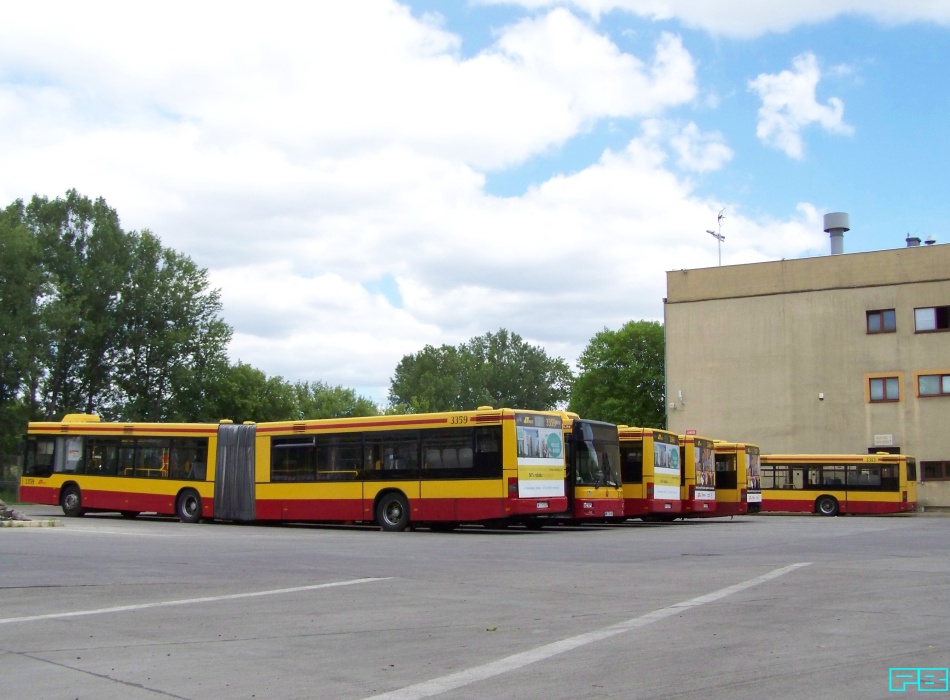 3359, 3355
Wkrótce ten rejon zapełni się gotowymi do sprzedaży MAN-ami.
Słowa kluczowe: NG313 3359 3355 ZajezdniaStalowa 2015
