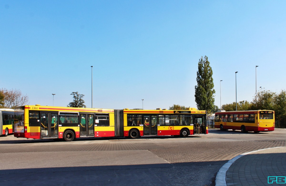 3361, 4939
Wyjazdy popołudniowe.
Słowa kluczowe: NG313 3361 M121I 4939 ZajezdniaStalowa 2018