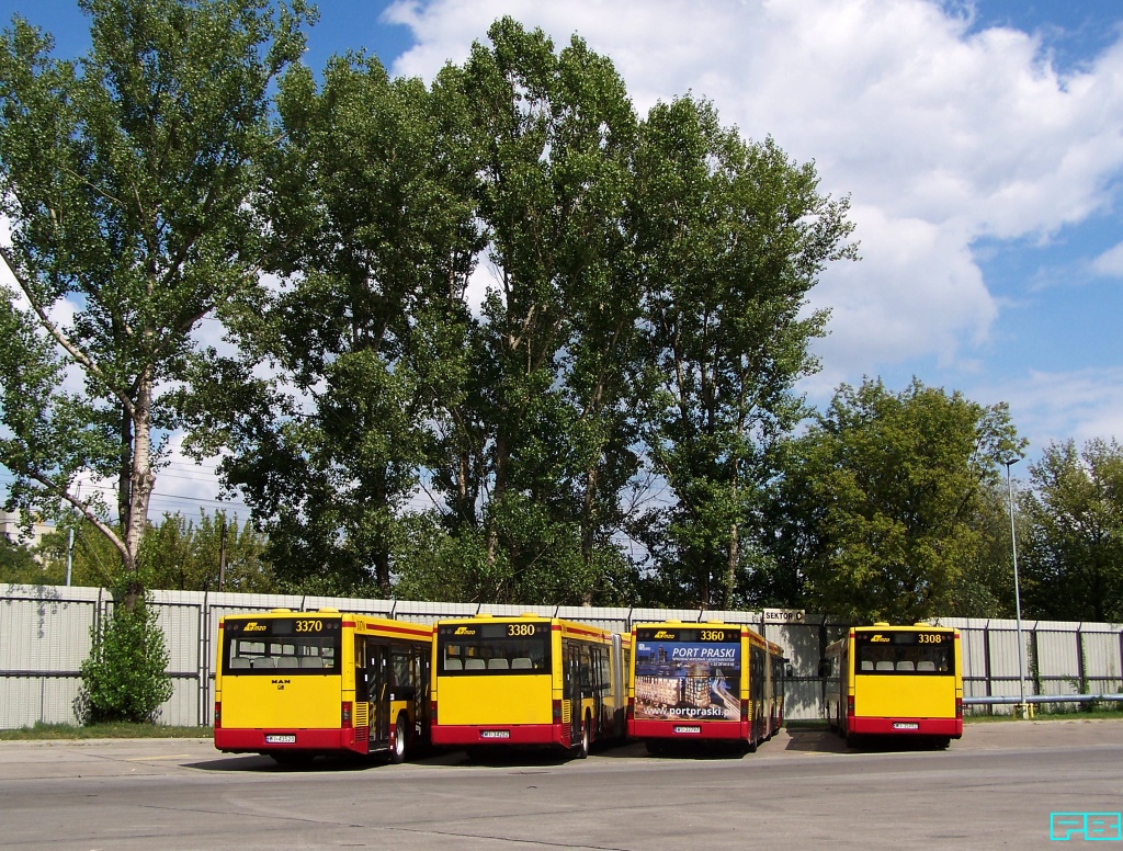 3370, 3380, 3360, 3308
Mimo 15-stu lat służby, trzymają się. 
A my za nie kciuki. Bo szybko następców nie będzie.
Słowa kluczowe: NG313 3370 3380 3360 3308 ZajezdniaStalowa 2016