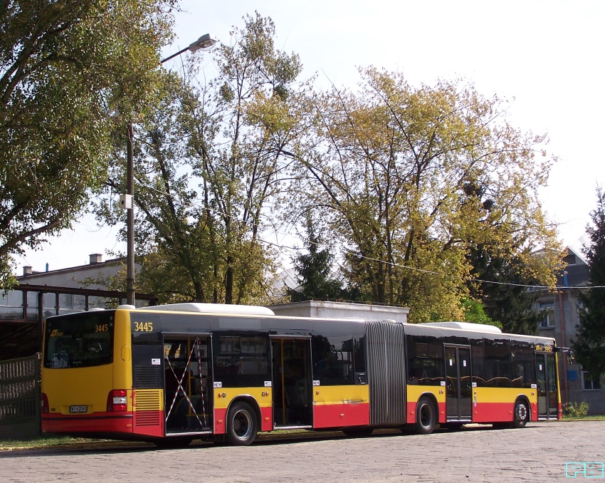 3445
Wszystkie szyby ze skasowanego boku sekcji B zapewne trzeba będzie zdjąć.
Słowa kluczowe: MZA R13 MANLion'sCityG 3445 2012