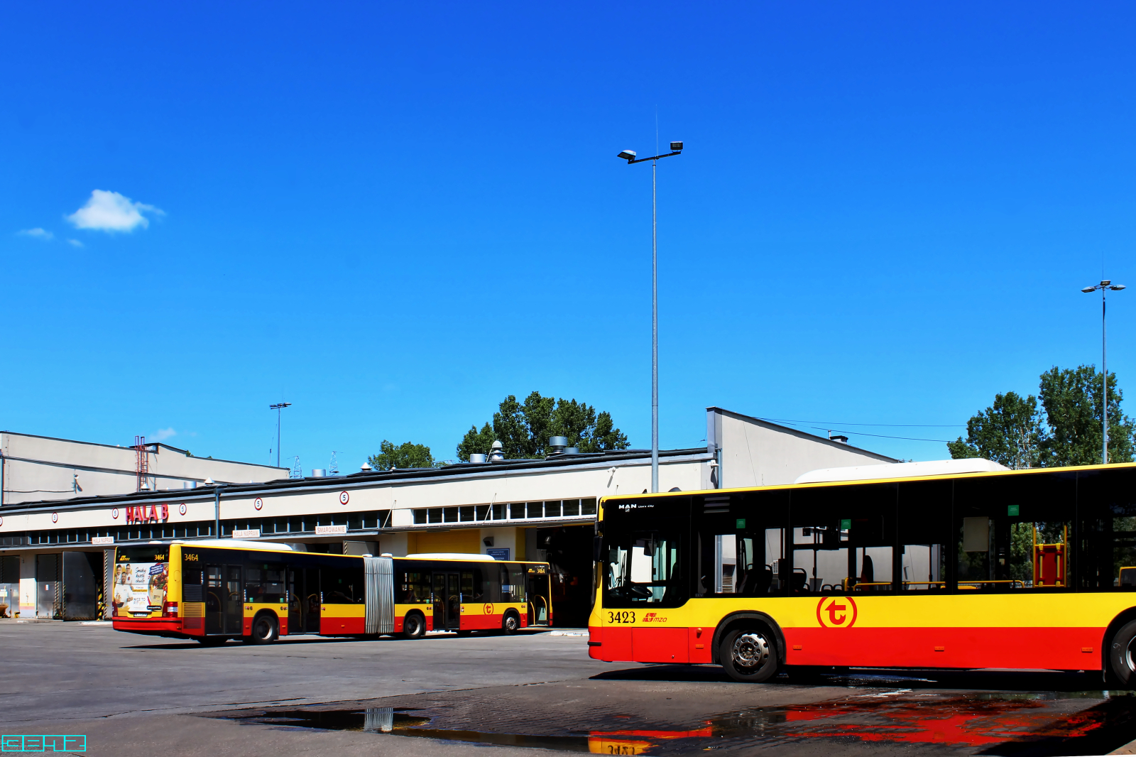 3464, 3423
Słowa kluczowe: LionsCityG 3464 3423 ZajezdniaStalowa 2012