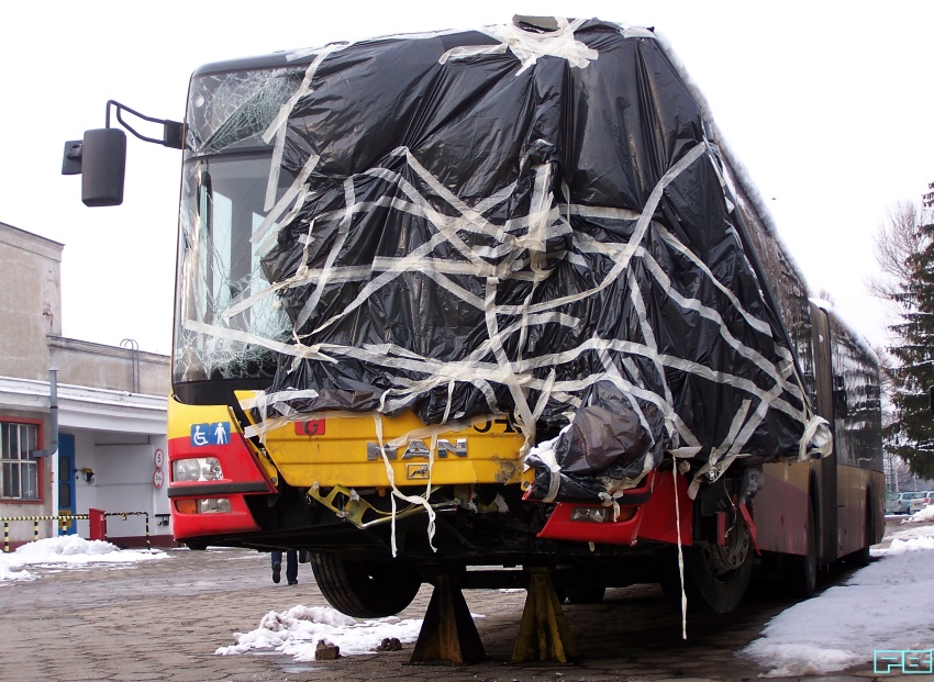 3464
Ciężkie zadanie przed ORT. Jednak być może auto odbudowane zostanie w Sadach.
Słowa kluczowe: Lion'sCityG 3464 ORT 2013