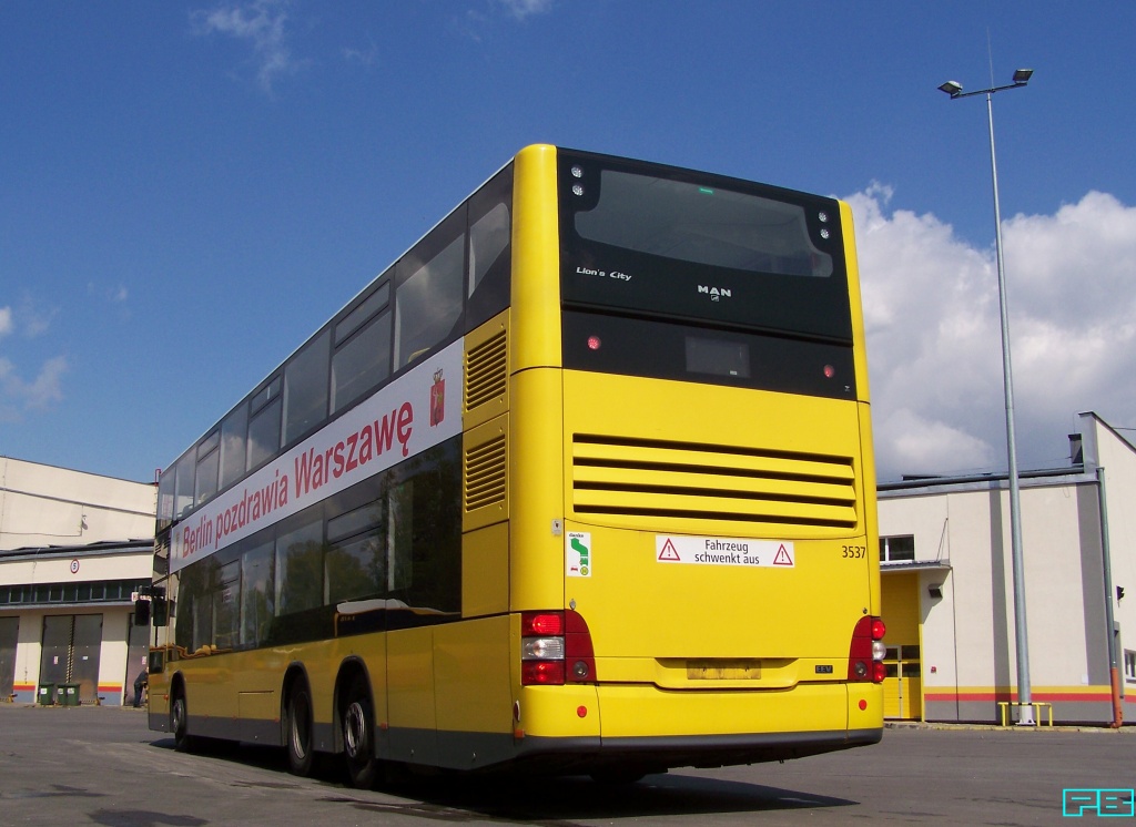 3537
Tu jeszcze bez tablic.
Autobus tymczasem już dostał polskie rejestracje. Dzisiaj był na pierwszej próbnej jeździe w mieście.
Pierwszy raz będzie można nim się przejechać 7 maja podczas Parady Schumana.
Słowa kluczowe: Lion'sCityDD 3537 ZajezdniaStalowa 2016