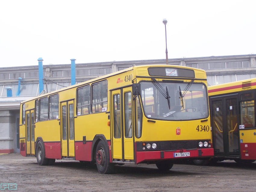 4340
Taki oto fajny zamglony dodatek-zabytek śpi dzisiaj na Włościańskiej. 
Może by go tak do KMKM... Ostatni jest...
Słowa kluczowe: MZA R6 Jelcz120M 4340 2012