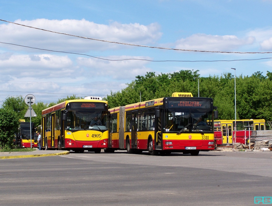 3311, 4905
W popołudniowym szczycie wyjeżdżają na trasy.
Słowa kluczowe: NG313 3311 M121I 4905 ZajezdniaStalowa 2015