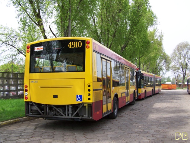 4910
Neogniot w naprawie
Słowa kluczowe: Jelcz M121I R13