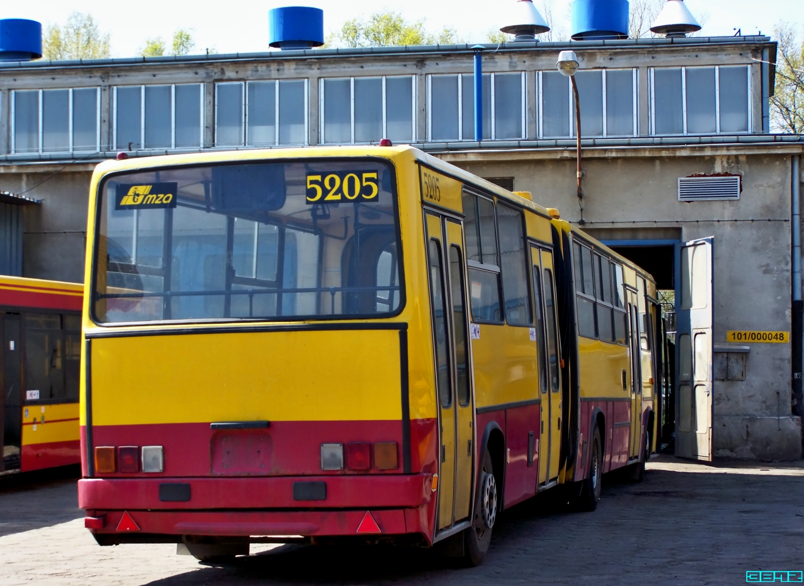 5205
Słowa kluczowe: IK280 5205 ORT 2011