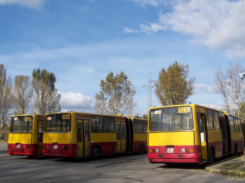 5232, 5490, 5237
Już na żadną linię nie pojadą. Sklep na Redutowej czeka, choć w przypadku 5490 jeszcze nic nie wiemy, ale to już i tak najbliższa kwestia
Słowa kluczowe: Ik280 5232 5490 5237 Ik280 R13