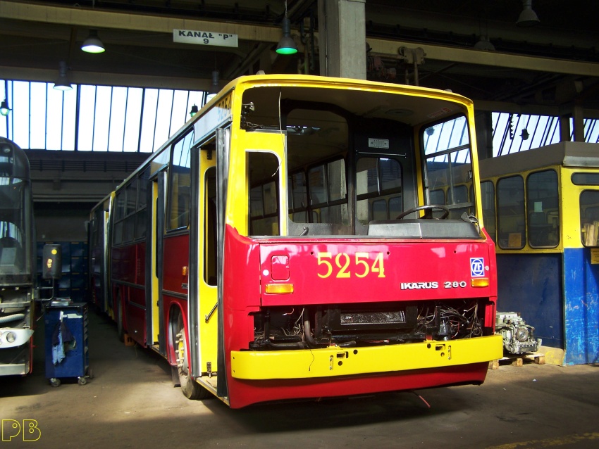 5254
Trwa uzbrajanie wnętrza. Jeszcze brakujące szyby, atrapa, elektryka i...
Słowa kluczowe: Ik280 5254 ORT R11 R10