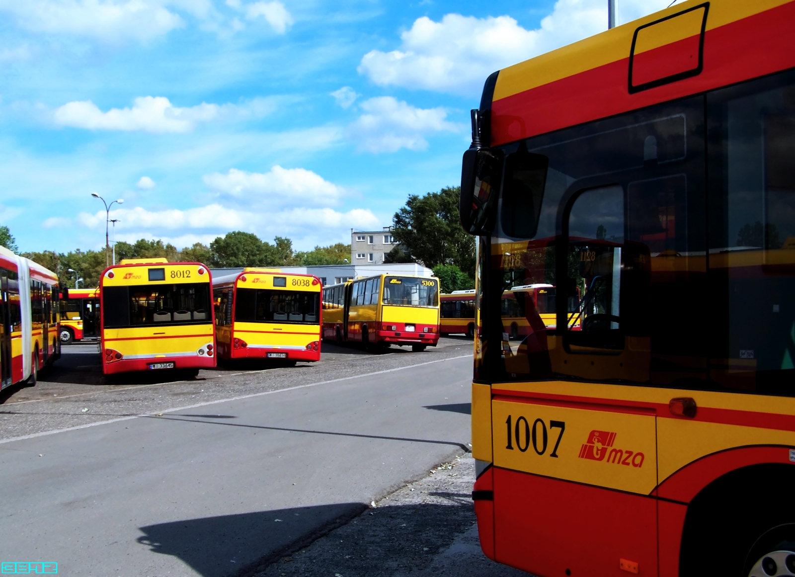 5300, 8038, 8012, 1007
Słowa kluczowe: IK280 5300 SU15 8038 8012 SU10 1007 ZajezdniaOstrobramska 2011