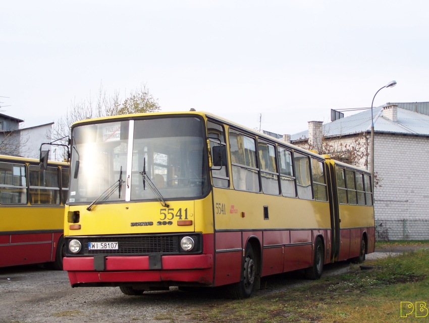 5541
Czeka na syrenkę
Słowa kluczowe: Ik280 5541 ZajezdniaOstrobramska 2010