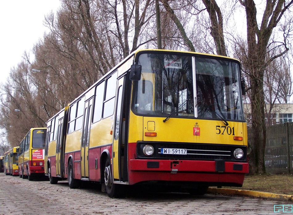 5701
On odda kilka wartościowych elementów.
Słowa kluczowe: IK280 5701 ORT 2013